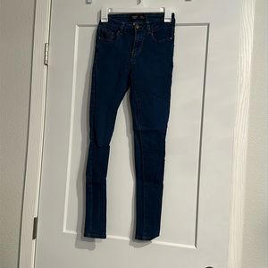 Women’s dark wash blue jeans size 3/26 worn just few times